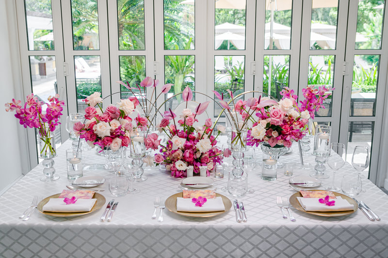 Trang trí tông hồng ấn tượng, Pool House, khách sạn Park Hyatt Saigon